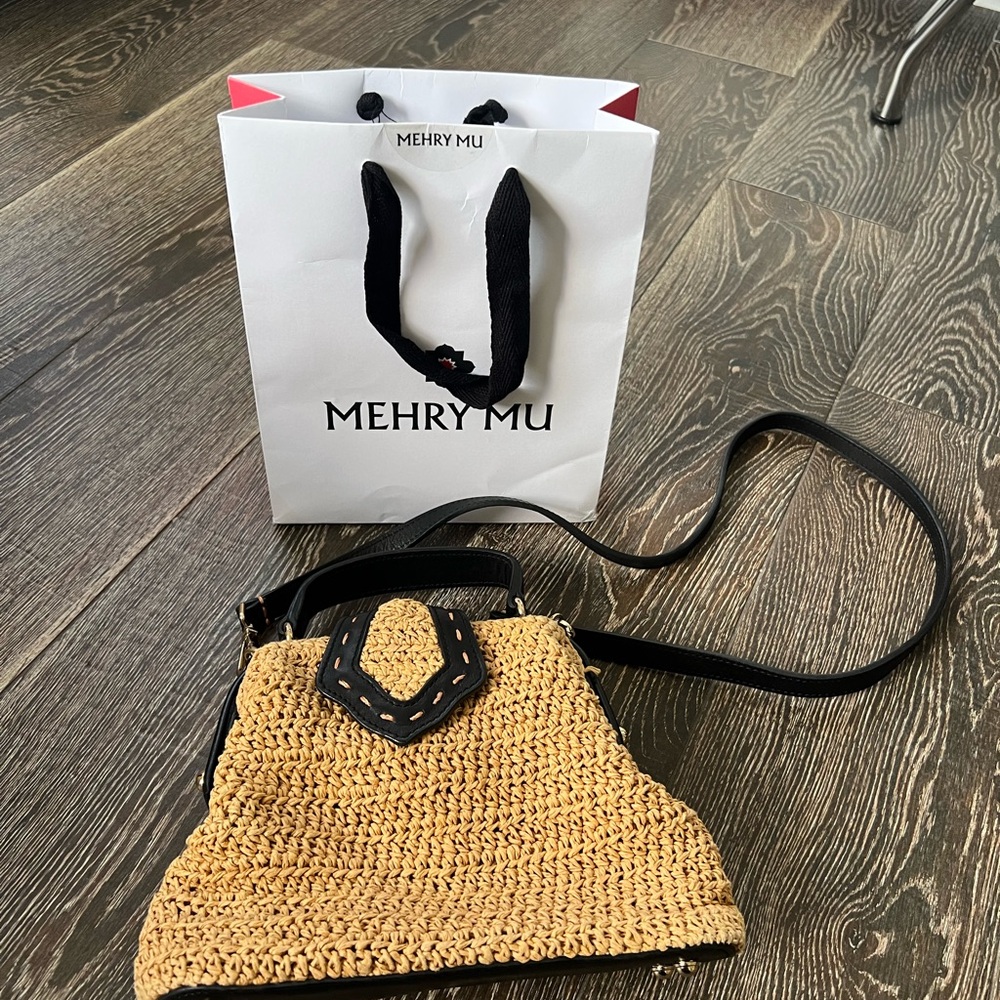 Tan Woven raffia bag